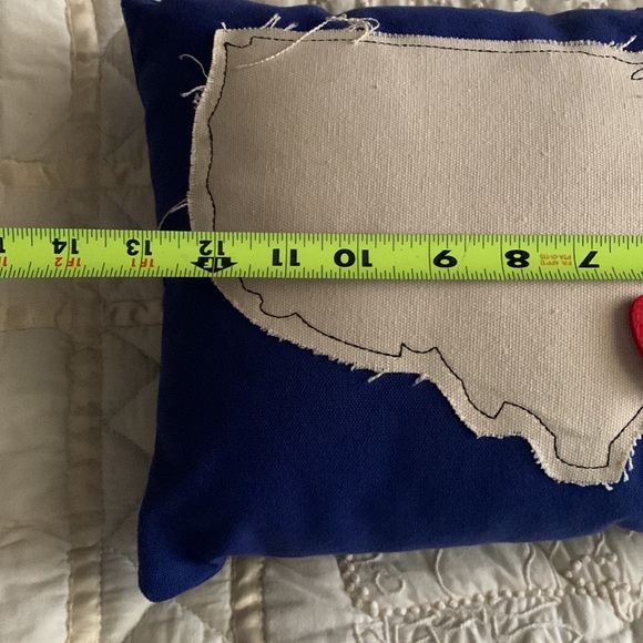 Americana mud pie pillow I miss / love you removable heart pin usa - Picture 3 of 5